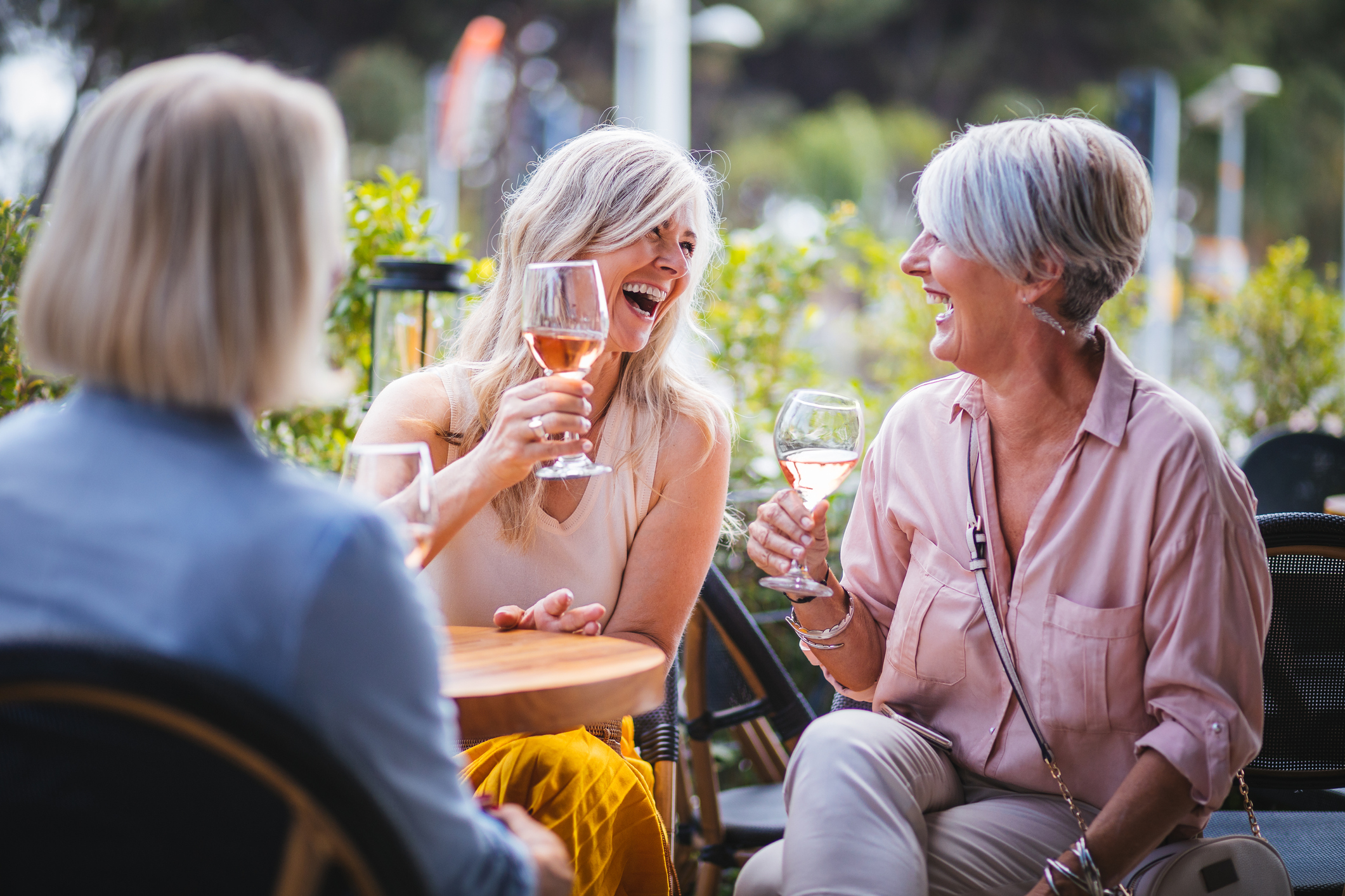 Woman enjoying everyday activities with Phonak hearing aids